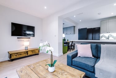 6 bed house, Capricorn Way, Charlestown, Salford, M66HD - Image 1