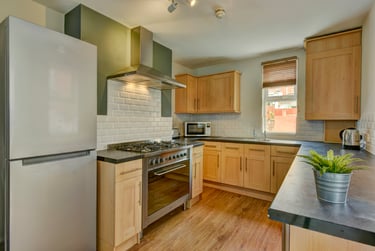 6 bed house, Manston Road, Mount Pleasant, Exeter, EX12QA - Image 3