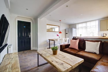 3 bed flat, Peel Street, Arboretum, Nottingham, NG14GR - Image 2