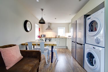 5 bed flat, Peel Street, Arboretum, Nottingham, NG14GR - Image 1