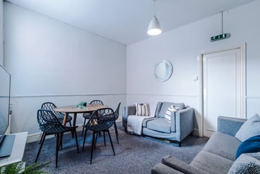 5 bed house, Grove Road, Lenton, Nottingham, NG71HE - Image 2