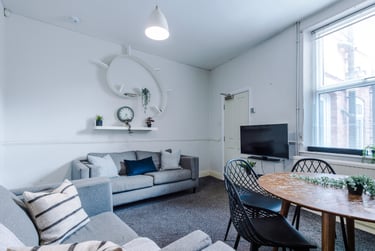 5 bed house, Grove Road, Lenton, Nottingham, NG71HE - Image 1