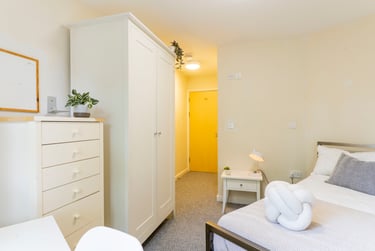 5 bed flat, The Tannery, St James, Exeter, EX46QA - Image 3