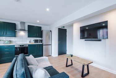 2 bed flat, Flat 11, Lowry House, Fallowfield, Manchester, M146ZT - Image 3