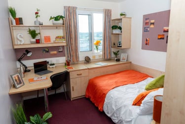 Double En-Suite at Wardley House, Little Horton Lane, City Centre, Bradford, BD50AG - Image 1