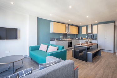 Silver En Suite - Image 1