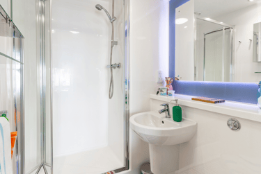 Bronze En Suite - Image 3