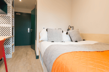 Gold En Suite - Image 3