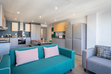 Silver En Suite - Image 3