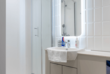 Superior Studio at Potterrow, 16-20 Potterrow, Marchmont, Edinburgh, EH89BL - Image 9