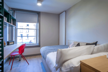 Silver En Suite - Image 6