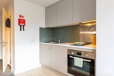 Gold Studio at Glasgow West End, 31 Gilbert Street, City Centre, Glasgow, G38JY - Image 3