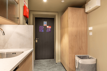 Deluxe Studio at Potterrow, 16-20 Potterrow, Marchmont, Edinburgh, EH89BL - Image 5