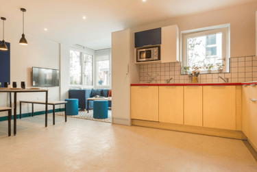 Silver En Suite - Image 5