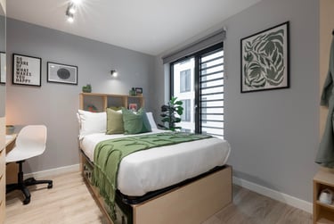 4 Bed Premium En Suite at Alma Place, 16 Library Street, City Centre, Belfast, BT12JD - Image 2