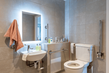 Diamond Studio at Glasgow West End, 31 Gilbert Street, City Centre, Glasgow, G38JY - Image 8