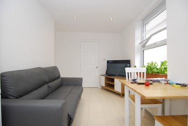 2 bed flat, F1, Plymouth, PL46AQ - Image 6