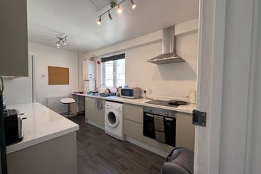 3 bed flat, 17 Headland Park Flat 2 (students), Plymouth, PL48HS - Image 4