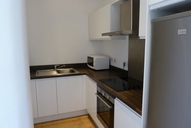 1 bed studio, Flat 4, Plymouth, PL48NH - Image 6