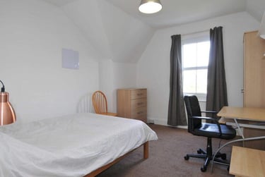 4 bed house, 14 Napier Terrace - Maisonette (students), Plymouth, PL46ER - Image 3