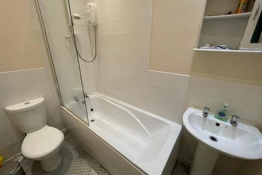 2 bed flat, 24 Woodland Terrace Flat 1 (students), Plymouth, PL48NL - Image 4