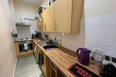 2 bed flat, 24 Woodland Terrace Flat 1 (students), Plymouth, PL48NL - Image 5