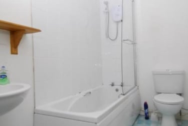1 bed flat, Gf, Plymouth, PL46ER - Image 2