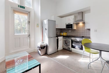 3 bed house, Flat 1 Whitefield House (students), Plymouth, PL48NH - Image 1