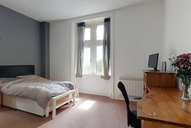 4 bed flat, Flat 4 Whitefield House (students), Plymouth, PL48NH - Image 1