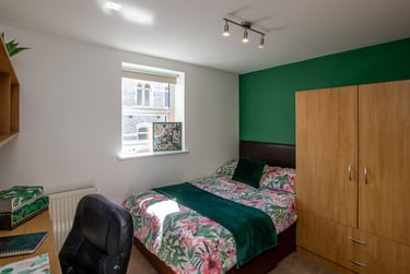 4 bed flat, Flat C The Clubhouse (students), Plymouth, PL46LD - Image 1
