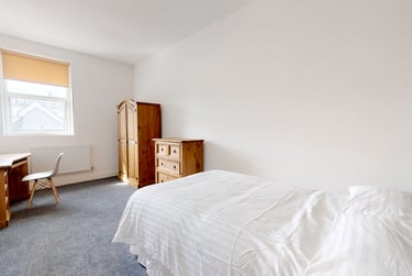 3 bed flat, 5B North Friary House (students), Plymouth, PL48QF - Image 3