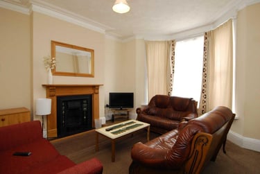 4 bed house, 19 Lipson Avenue (students), Plymouth, PL48SQ - Image 1
