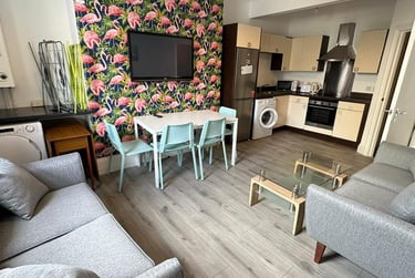 4 bed house, Gff, Plymouth, PL48DR - Image 1