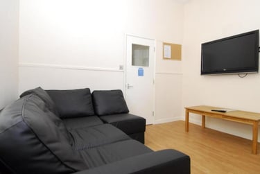5 bed house, 26 Salisbury Road (students), Plymouth, PL48QT - Image 1
