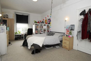 4 bed house, 1 Wellington Street (students), Plymouth, PL48NB - Image 1