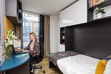 Ensuite Bedroom-Tower Bridge - Image 1