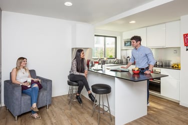 Private Bedroom-Tower Bridge - Image 4