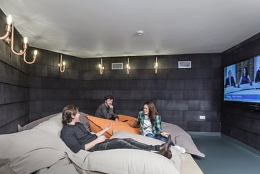 Ensuite Bedroom-Tower Bridge - Image 2