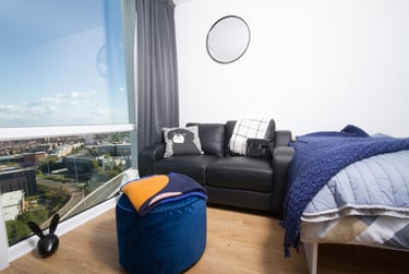Penthouse Deluxe Studio with City View - Image 5