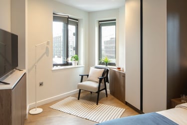 Cosy 1 Mid-century Modern at Enclave Croydon, 23 College Road, Croydon, London, CR01NN - Image 3