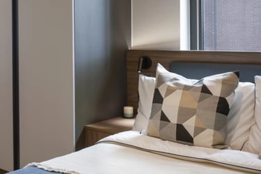 Cosy 2 Mid-century Modern at Enclave Croydon, 23 College Road, Croydon, London, CR01NN - Image 2