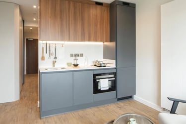 Roomy 1 Mid-century Modern at Enclave Croydon, 23 College Road, Croydon, London, CR01NN - Image 2