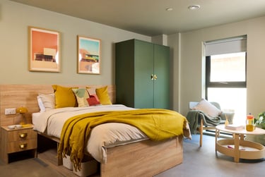 Roomy 4 Plus at The Storehouse, Central Road, City Centre, Leeds, LS16BX - Image 2