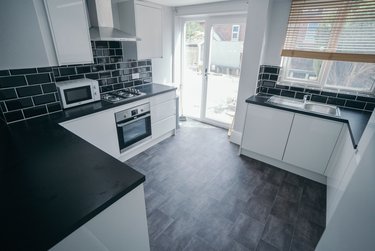 5 bed house, Denham Road, Sharrow, Sheffield, S118NE - Image 2