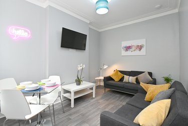 5 bed house, Penrhyn Road, Sharrowvale, Sheffield, S118UL - Image 1