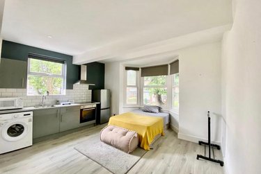 1 bed studio, Ecclesall, Sharrowvale, Sheffield, S118PG - Image 1