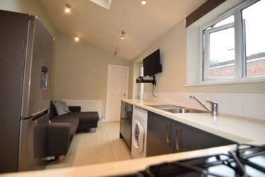 2 bed flat, 22B Rosedale Road, Sharrowvale, Sheffield, S118NW - Image 3
