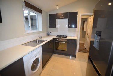 2 bed flat, 22B Rosedale Road, Sharrowvale, Sheffield, S118NW - Image 2