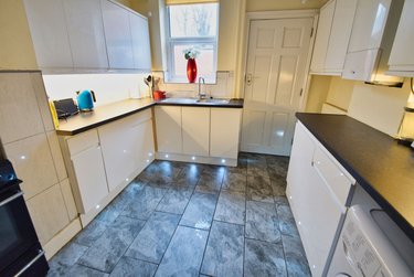 6 bed house, 382a Ecclesall Road, Sharrowvale, Sheffield, S118PJ - Image 1