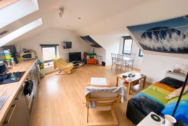 2 bed flat, 832-834 Ecclesall Road, Ecclesall, Sheffield, S118TD - Image 2